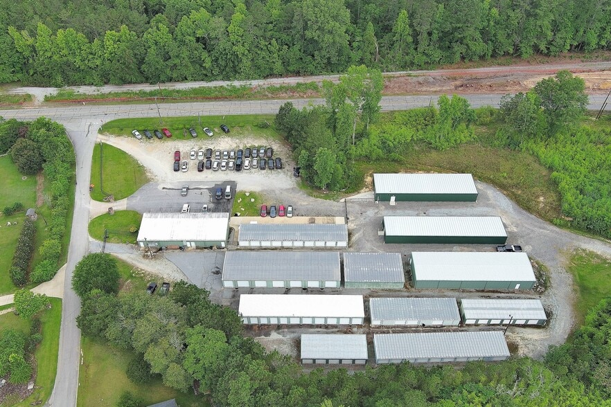 More Photos Of 33 Macon Dr, Cataula Showroom For Sale