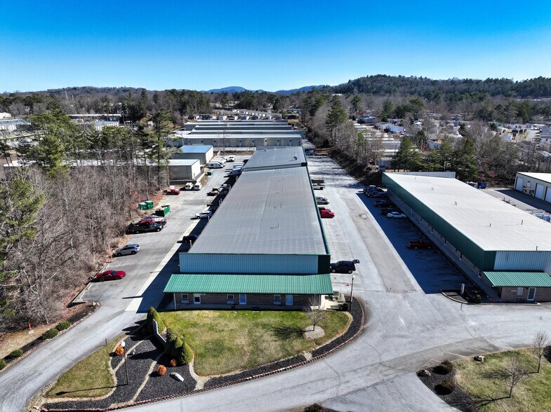 More Photos Of 1-18 Business Park Cir, Arden Light Distribution For Lease