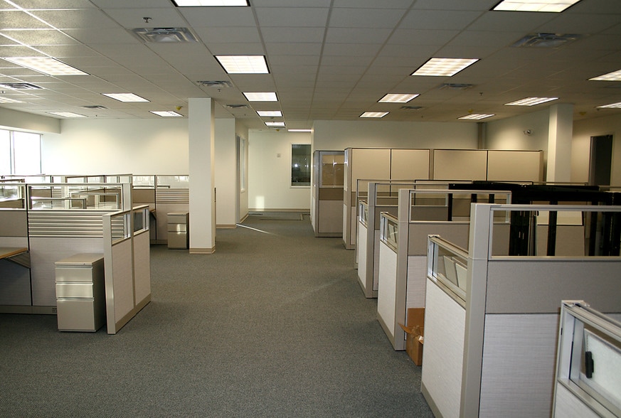 More Photos Of 21-25 Dutch Mill Rd, Ithaca Warehouse For Lease