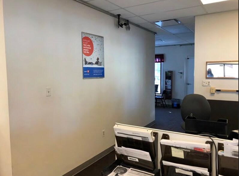 More Photos Of 123 W Grant Hwy, Marengo Bank For Sale
