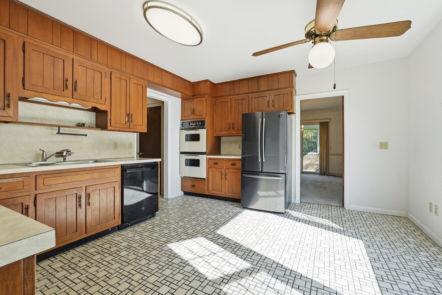 More Photos Of 15901 Old Columbia Pike, Burtonsville Land For Sale
