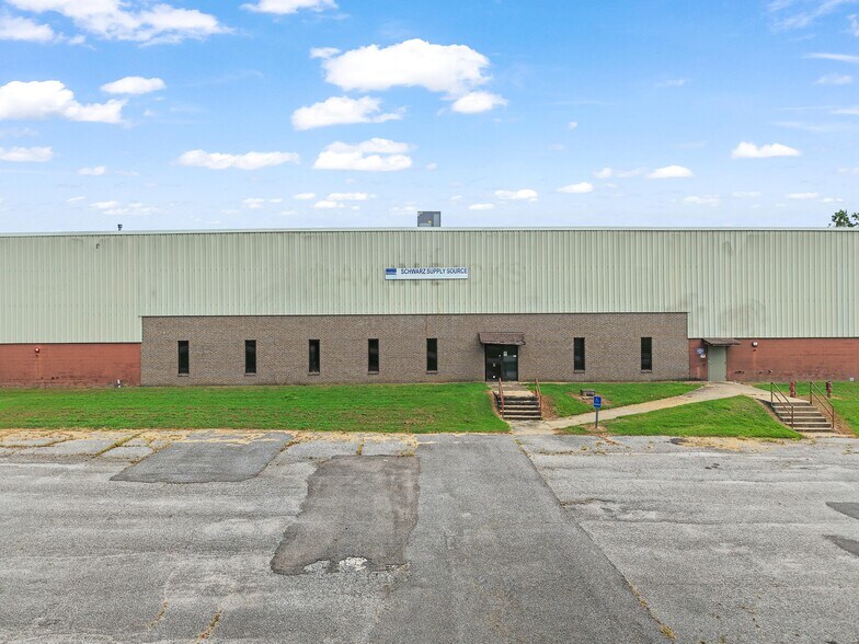 More Photos Of 479 Swanson Dr, Dresden Manufacturing For Lease
