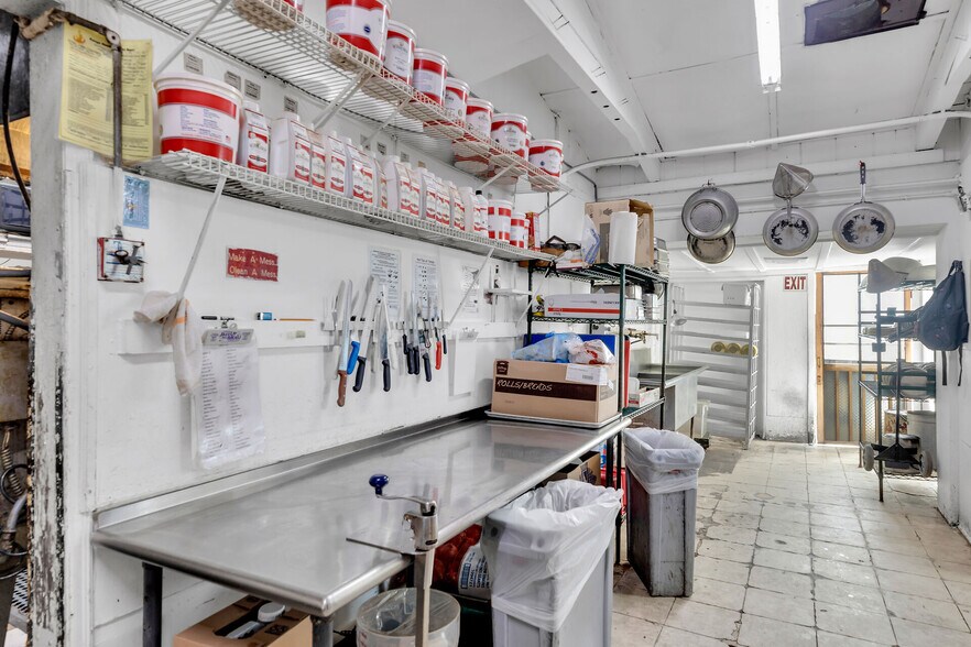 More Photos Of 700 Ocean Dr, Key Colony Beach Restaurant For Sale