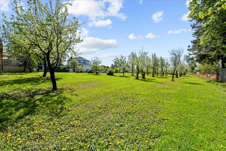 More Photos Of 2263 Durham Regional Hwy, Bowmanville Land For Sale