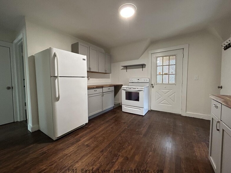 More Photos Of 50 School St, Groton Apartments For Sale