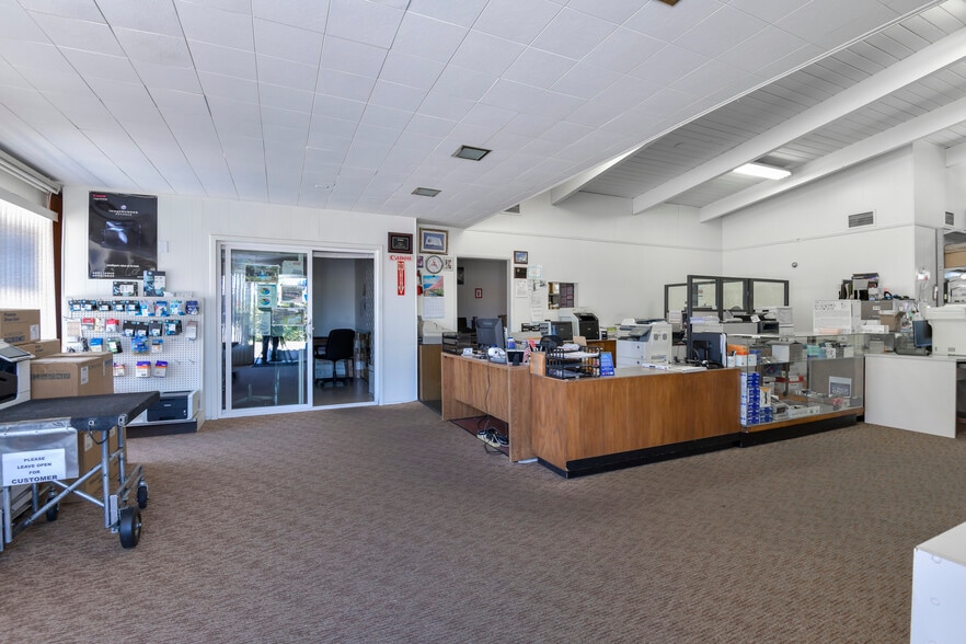 More Photos Of 1412 E Wilson Ave, Glendale Freestanding For Sale