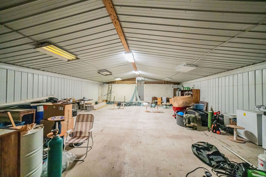 More Photos Of 6641 US Highway 62 W, Kuttawa Flex For Sale