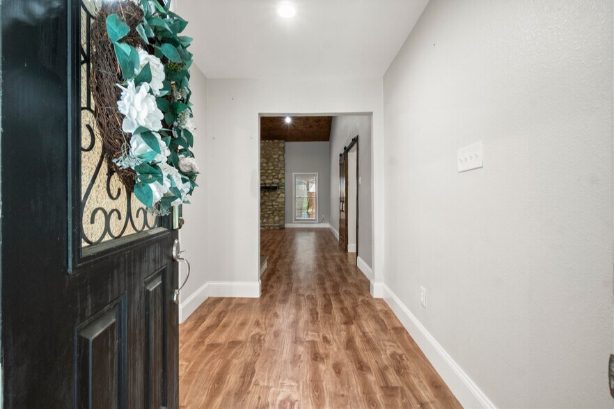 More Photos Of 2042 Teal Dr, Spring Dormitory For Sale