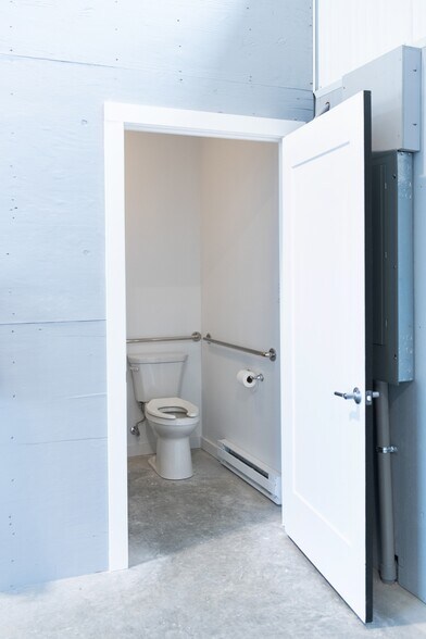 More Photos Of 25 Industrial Tract, Hudson Warehouse For Lease