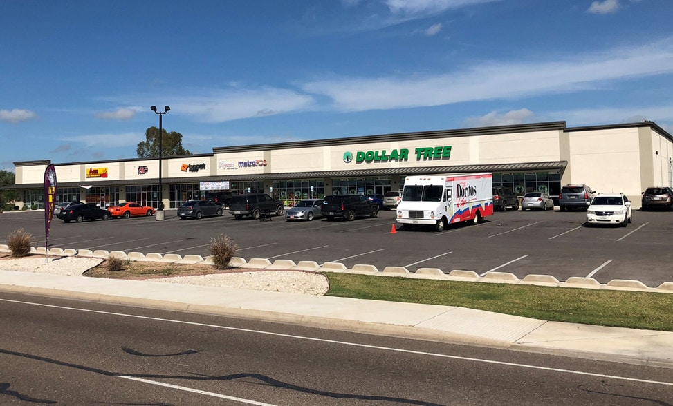 More Photos Of 3502 Clark Blvd, Laredo Storefront Retail Office For Lease