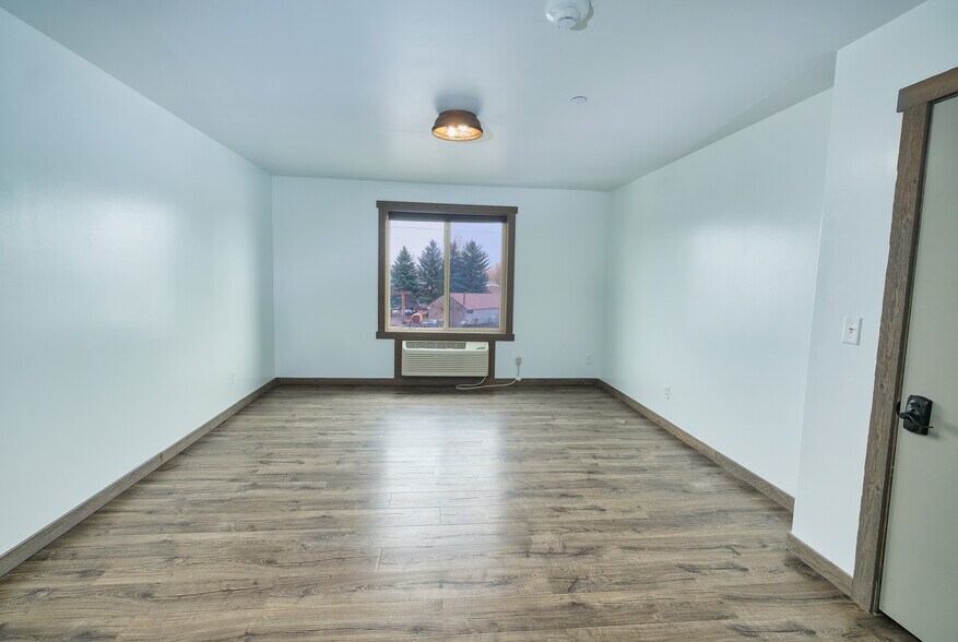 More Photos Of 23 Late September ln, Swan Valley Service For Sale