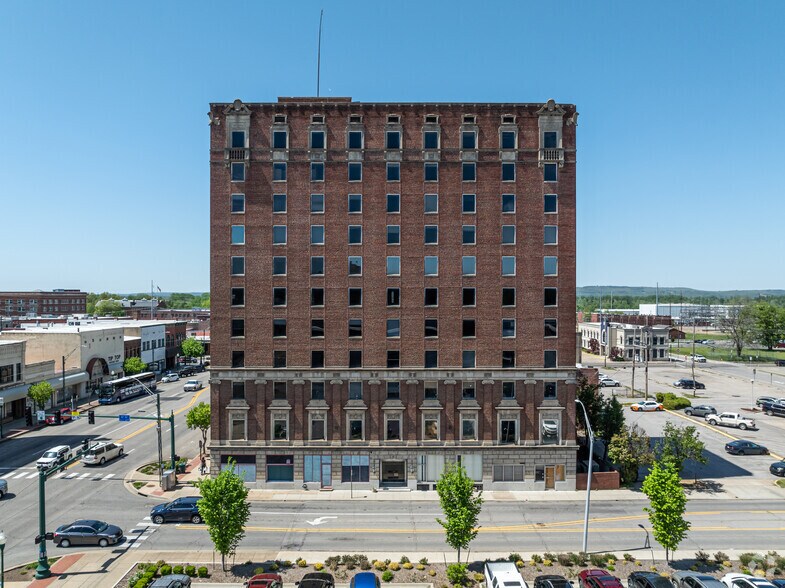 More Photos Of 523 Garrison Ave, Fort Smith Office For Sale
