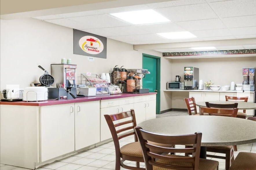 More Photos Of 299 Adena Dr, Newcomerstown Hotel For Sale