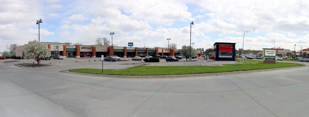 More Photos Of 5413 S 72nd St, Omaha General Retail For Lease