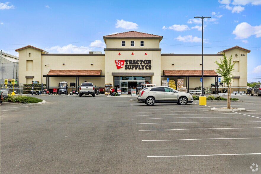 More Photos Of Campus Parkway, Merced Unknown For Lease