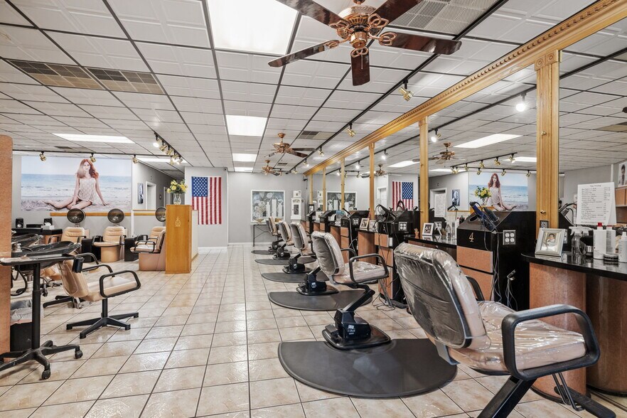 More Photos Of 605 W Baltimore St, Wilmington Storefront For Sale