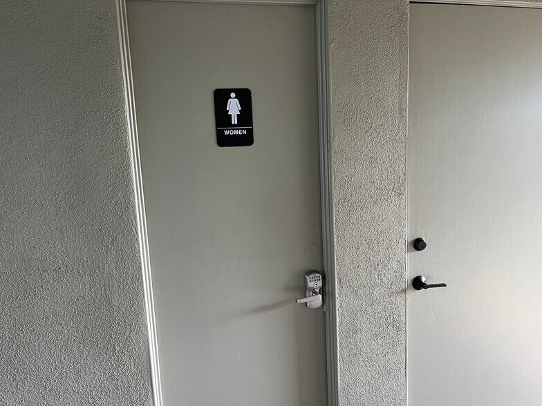 More Photos Of 1500 E Katella Ave, Orange Medical For Sale