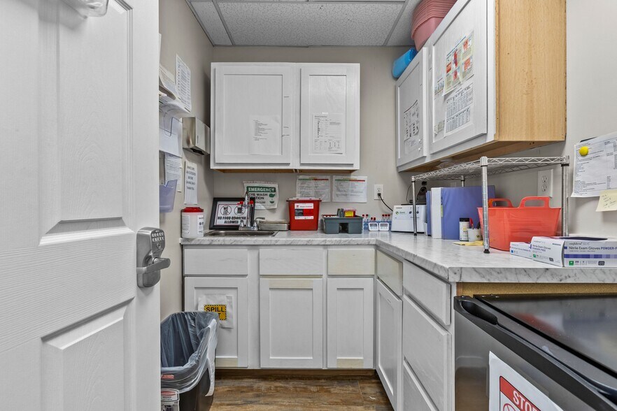 More Photos Of 101 N Main St, Stanton Healthcare For Sale