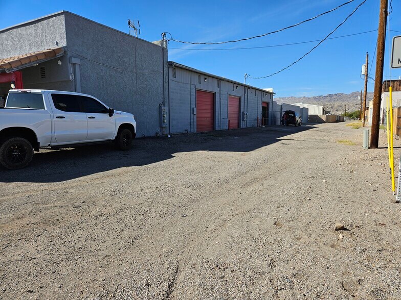 More Photos Of 2064 Plaza Dr, Bullhead City Flex For Lease