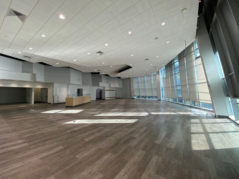 More Photos Of 1470-1488 Kapiolani Blvd, Honolulu Freestanding For Lease