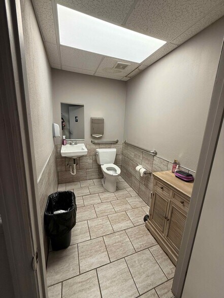 More Photos Of 3223 1st Ave SE, Cedar Rapids Medical For Sale