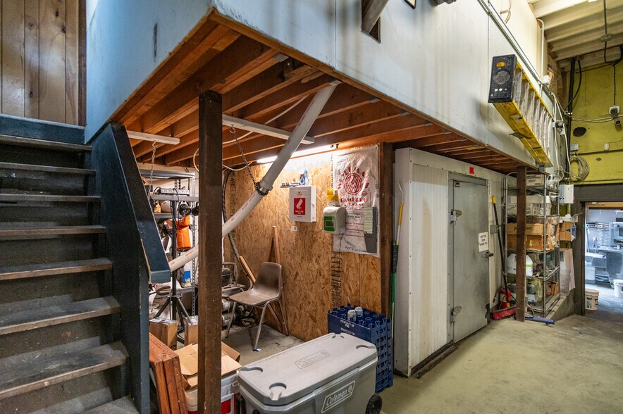 More Photos Of 20 NW Greenwood Ave, Bend Loft Creative Space For Sale