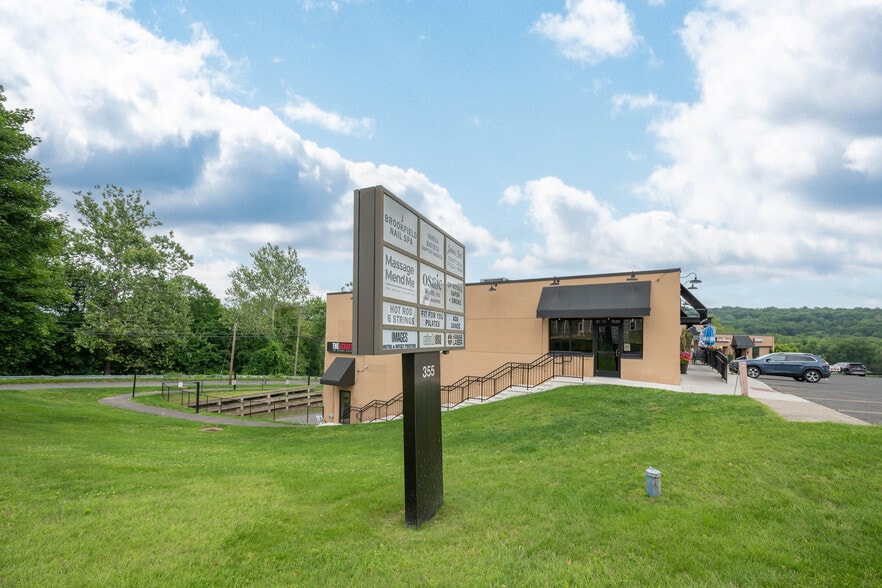 More Photos Of 355 Federal Rd, Brookfield General Retail For Sale