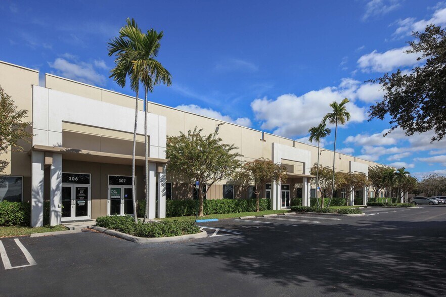 More Photos Of 6535 Nova Dr, Davie Unknown For Lease