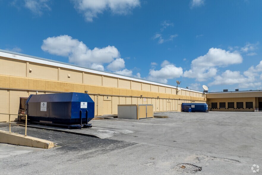 More Photos Of 1700 W 49th St, Hialeah Unknown For Lease