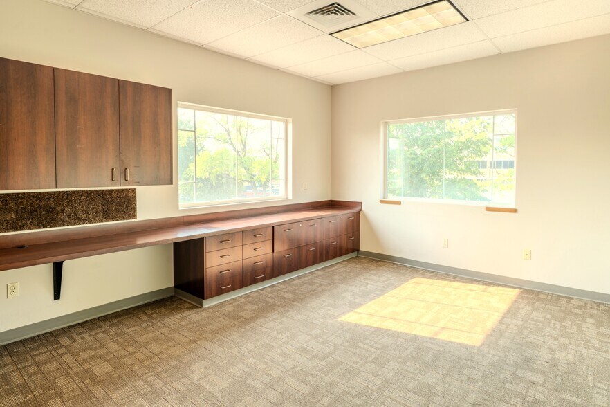 More Photos Of 220 E Rowan Ave, Spokane Medical For Lease