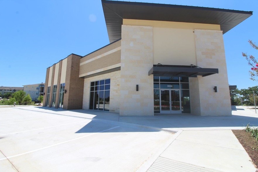 More Photos Of 3004 Holleman Dr S, College Station Storefront Retail Office For Lease