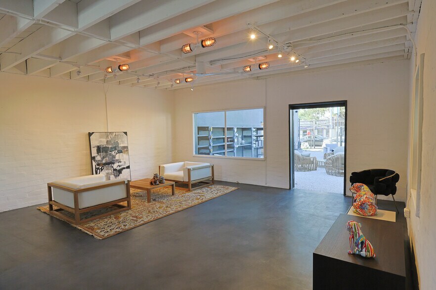 More Photos Of 3154 Los Feliz Blvd, Los Angeles Storefront For Sale
