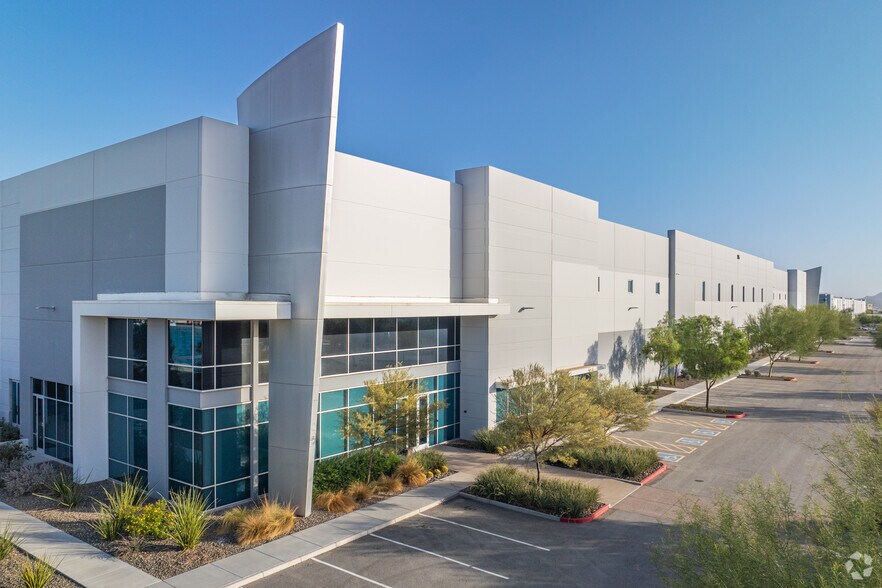 More Photos Of 575 S 143rd Ave, Goodyear Warehouse For Lease