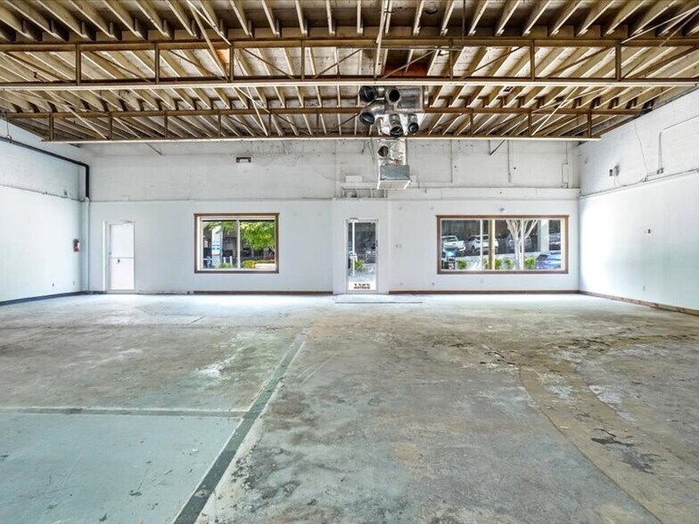 More Photos Of 2927 Morton St, Fort Worth Storefront For Sale