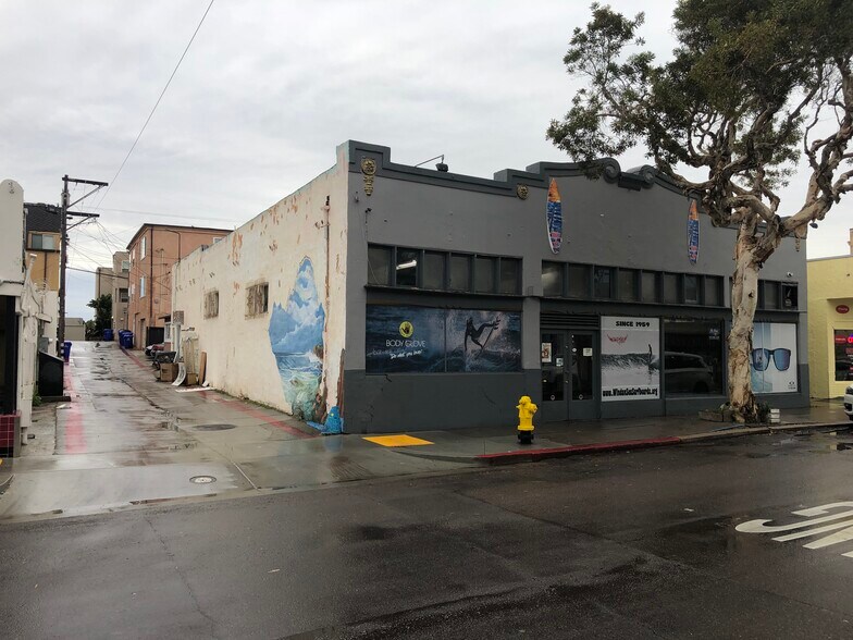 More Photos Of 3780 Mission Blvd, San Diego General Retail For Lease