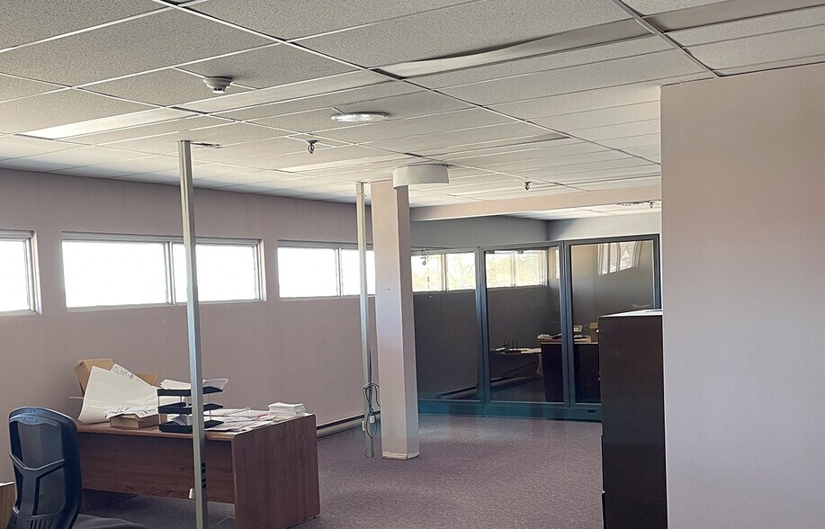 More Photos Of 1700 Church Av, Winnipeg Warehouse For Lease