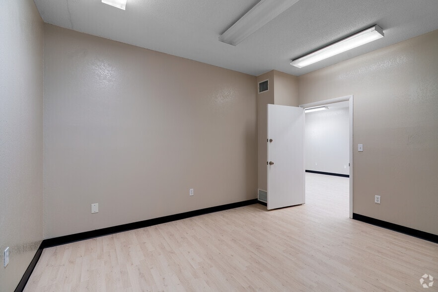 More Photos Of 7523 Aloma Ave, Winter Park Medical For Sale