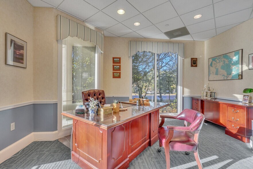 More Photos Of 52 New Orleans Rd, Hilton Head Island Office For Sale