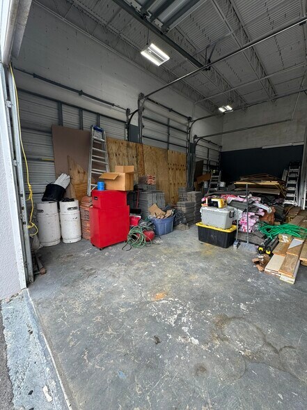 More Photos Of 3111 Fortune Way, Wellington Warehouse For Lease