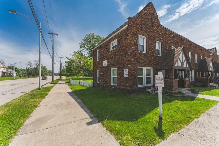 More Photos Of 25 Maynard Ct, Pontiac Apartments For Sale