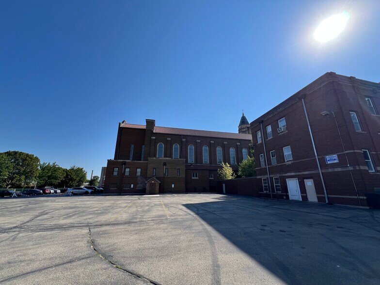 More Photos Of 5212 W Agatite Ave, Chicago Religious Facility For Sale