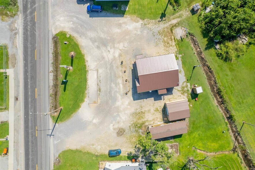 More Photos Of 307 E State St, Delta Flex For Sale