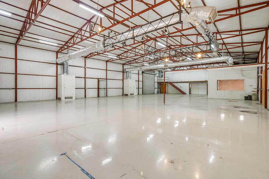 More Photos Of 10450 E Bankhead Hwy, Aledo Flex For Sale