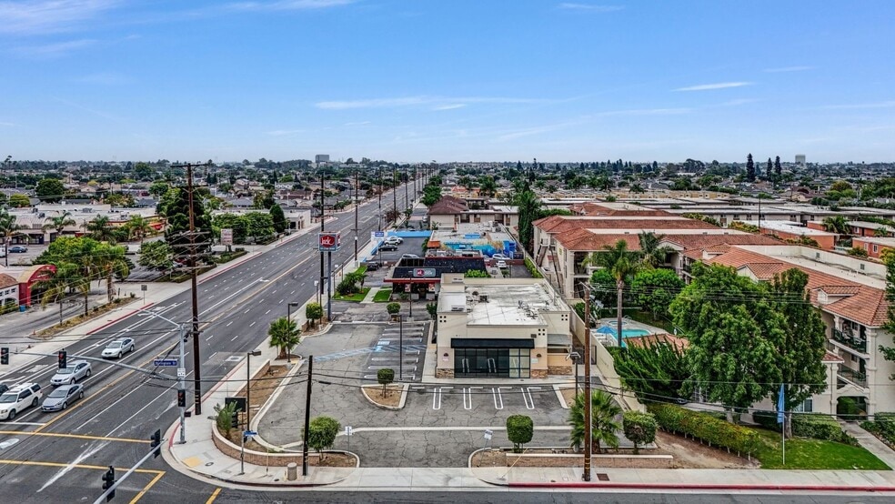 More Photos Of 6012 Edinger Ave, Huntington Beach Freestanding For Sale