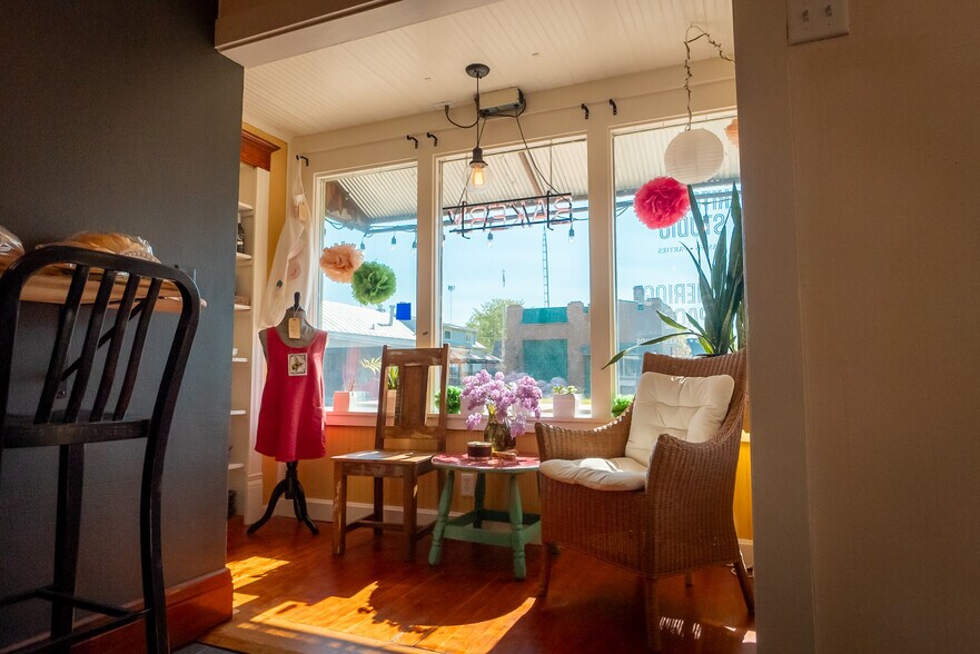 More Photos Of 127 N Main St, Amherst Storefront Retail Residential For Sale