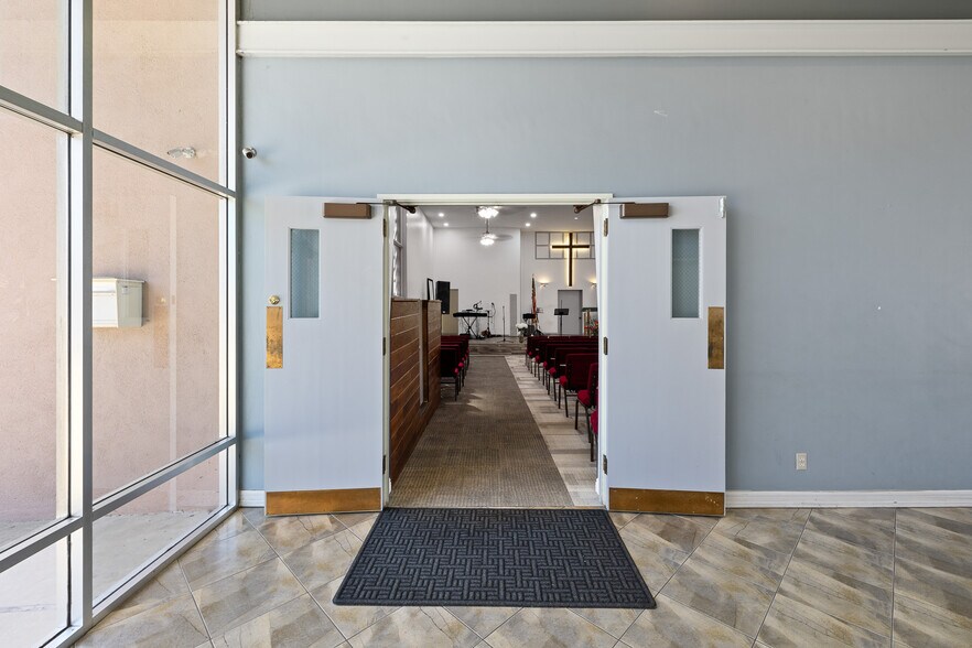 More Photos Of 375 S K St, Oxnard Religious Facility For Sale