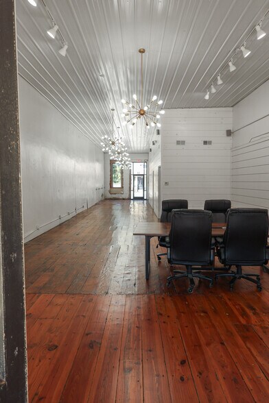 More Photos Of 124 Trinity St, Abbeville Storefront For Sale