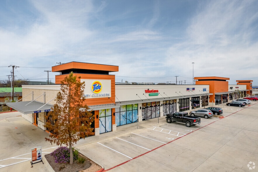 More Photos Of 3200 Greenlawn Blvd, Round Rock General Retail For Lease