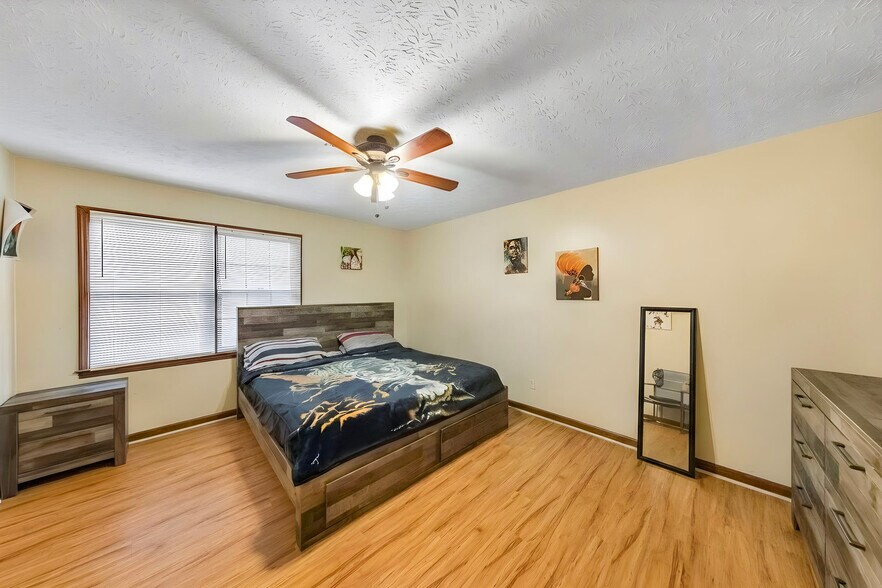 More Photos Of 145 Hunters Ln, Fayetteville Multifamily For Sale