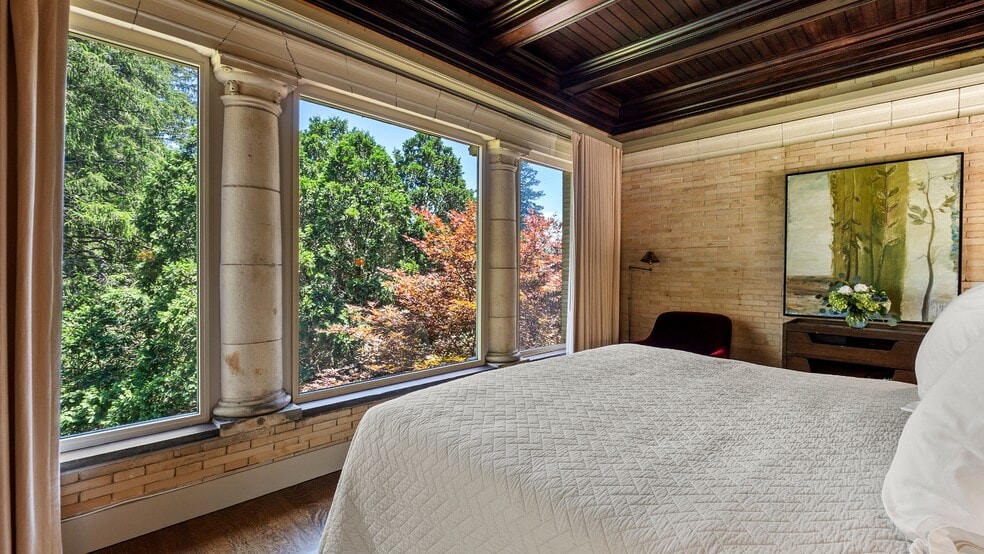 More Photos Of 11 Hawthorne Rd, Lenox Hotel For Sale